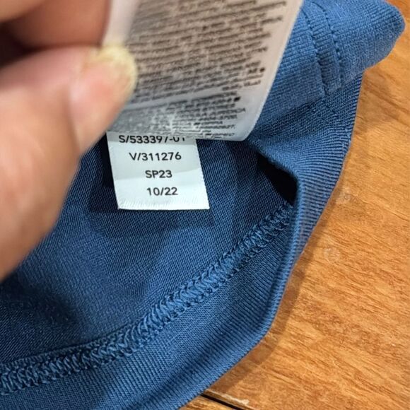 Athleta Air Out Cinch TEE in Blueish Size M - Picture 7 of 12